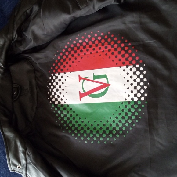 Jacket - Picture 3 of 4